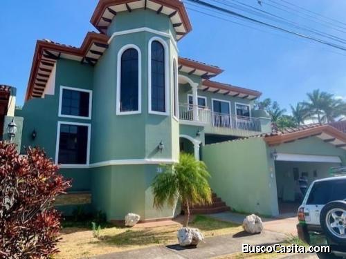 RAH OFC #21-365. INMENSA Y ESPECTACULAR CASA EN VENTA Ciudad Cariari