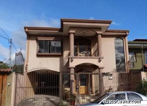 RAH OFC #20-1050. VENTA DE HERMOSA CASA . TRES RIOS
