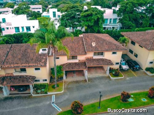 SENSACIONAL CASA EN VENTA. ALTOS PALOMA
