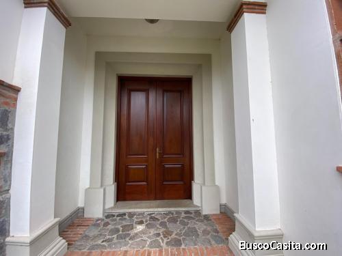 CASA EN VENTA. SANTA ANA