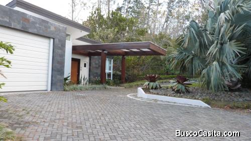 CASA EN VENTA. San Rafael Escazú
