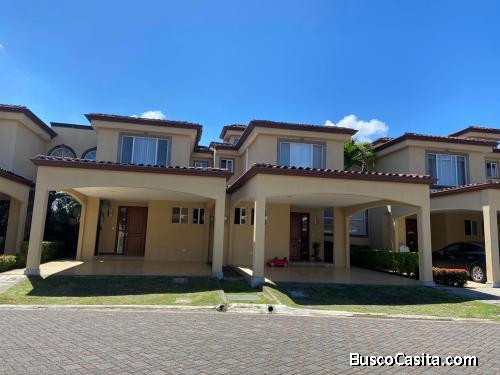 Venta de casa en Escazú