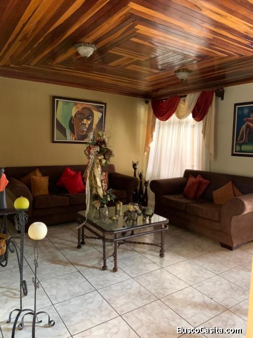 Hermosa casa en centro de Alajuela