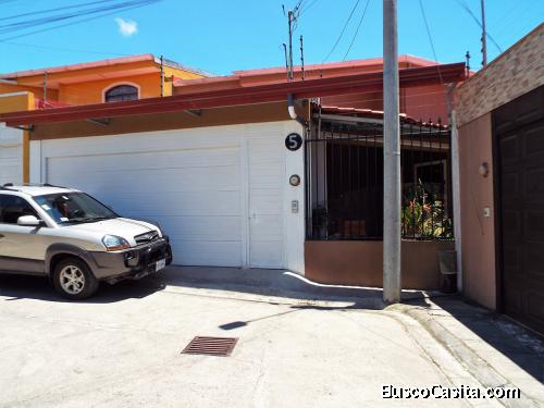 VENTA DE CASA INDEPENDIENTE, SAN NICOLAS DE CARTAGO, 6 hab. y un apart. 