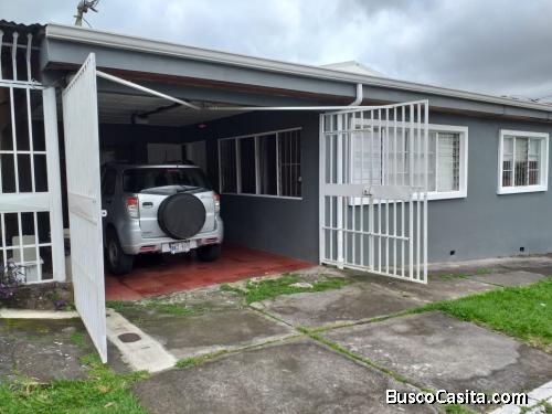 Casa Amplia Y Espaciosa.