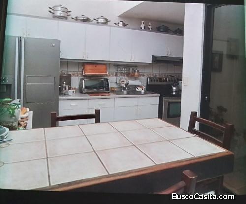 Casa en venta, muy segura en Residencial. 