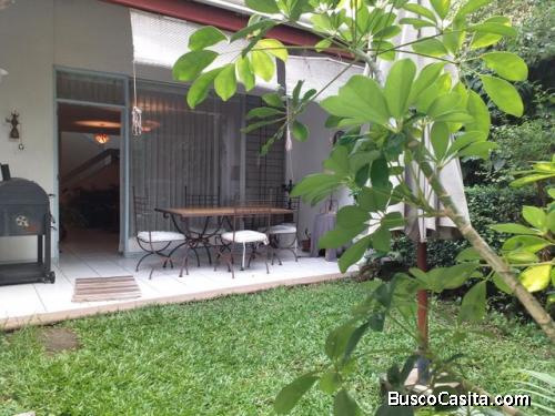 Casa amplia a la venta A.L. 21-342