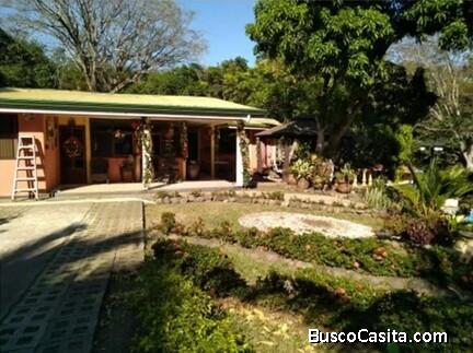 V#72 Atractiva Quinta en venta/ Atenas