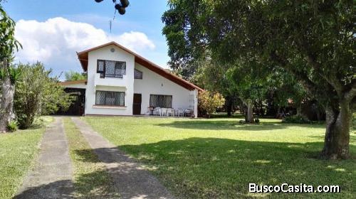 Casa en Los Angeles de Santo Domingo, 2,173mts2