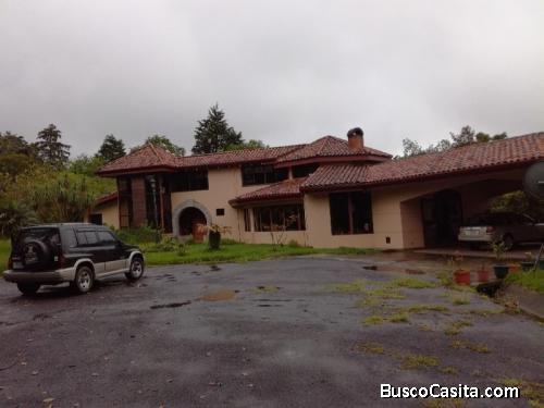 Hermosa casa tipo toscana, Concepcion de San Rafael, 5,000 mtrs2