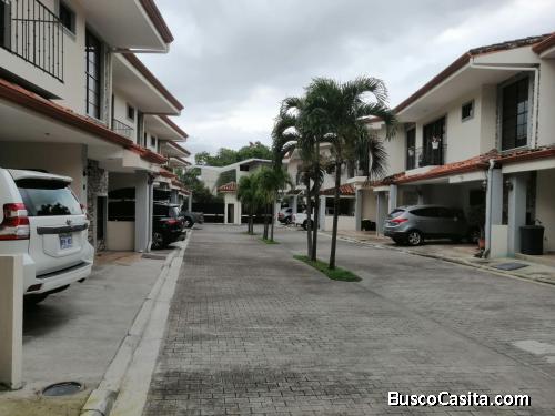 Casa en Venta, Residencia  Santa Ana Centro - San Jose. Precio de oportunidad!
