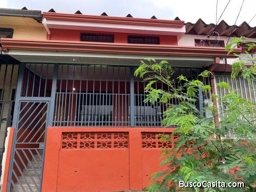 Casa en Hatillo 8 - REMODELADA (Precio Negociable)