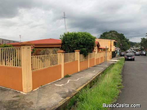 Se vende casa centro Atenas Alajuela