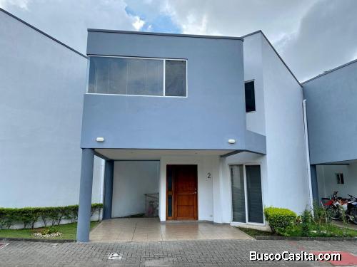 *Oportunidad* Casa en Condominio Nirvana