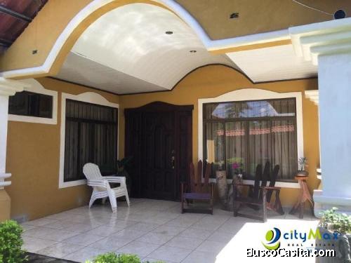 Se Vende Casa De 760m2 De Terreno  Ubicada En Esparza.