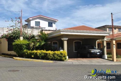 Tenemos En Venta Casa En Condominio El Coco De Alajuela