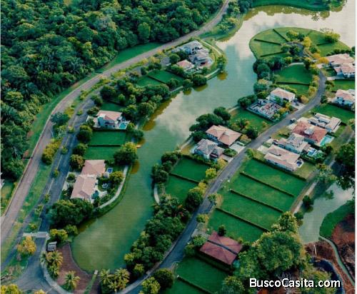 Casa En Venta Con Piscina Y Vista Lago En Playa Hermosa; Idi: 138111