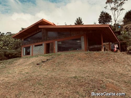 VENTA CASA Y FINCA EN LA ZONA DE LOS SANTOS