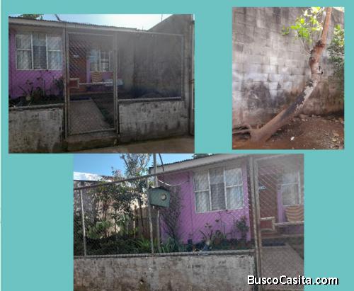 Casa en venta, totalmente cerrada y en lugar tranquilo.