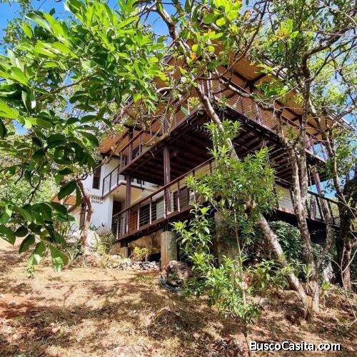 HOUSE WITH STUNNING VIEWS IN LA ECOVILLA