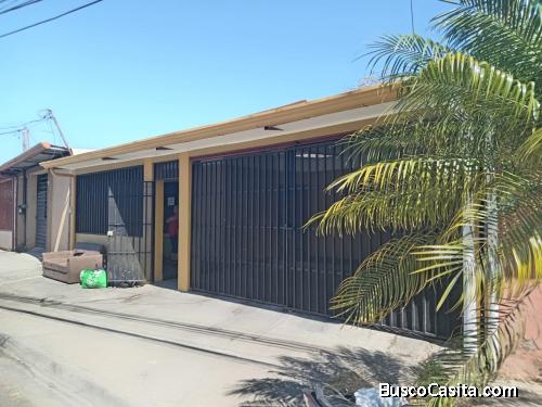 BELLÍSIMA CASA EN EL ROBLE DE ALAJUELA. 