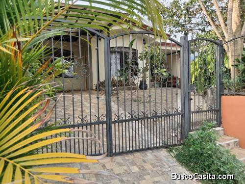 BELLA CASA EN CONDOMINIO EN PALMARES, ALAJUELA. 
