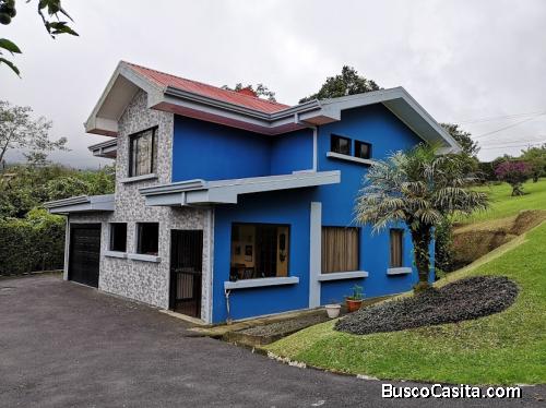 Hermosa casa con apartamento, Coronado 4,000 mtrs2