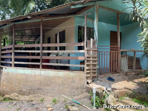 BELLA PROPIEDAD Y CASA EN ATENAS. 