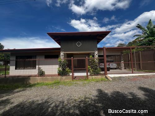 BELLA Y LUJOSA CASA EN ATENAS, ALAJUELA. 