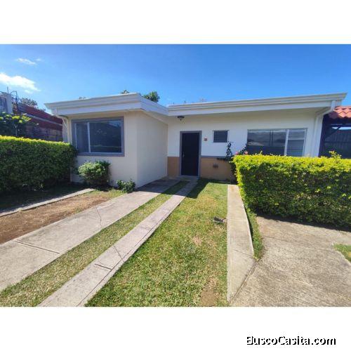 VENTA DE CASA CON CESIÓN DE DEUDA, HEREDIA, SANTA BÁRBARA, CONDOMINIO MALAGA  