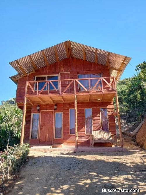 SE VENDE BELLA PROPIEDAD Y CABAÑA EN FRAILES. 