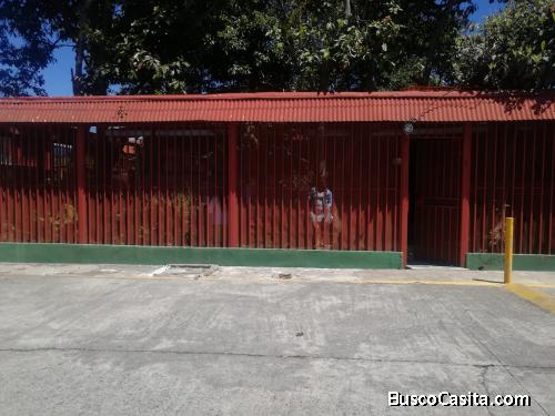 SE VENDE BELLA CASA EN SAN SEBASTIÁN. 