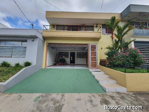 Hermosa casa en Sabanilla Montes de Oca