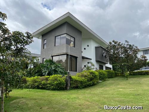 Venta de Estupenda Casa en Barva, Heredia  Mls. 25-462 OFC JB