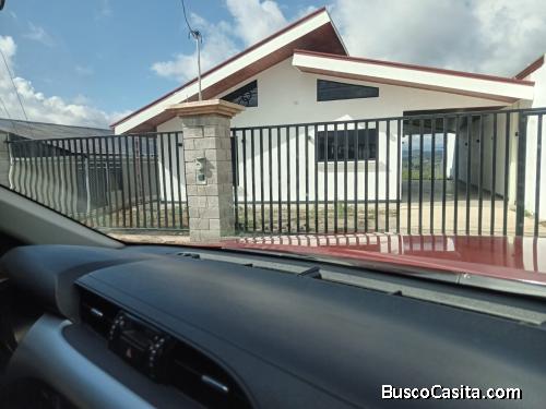Hermosa casa en Agua Buena Coto Brus