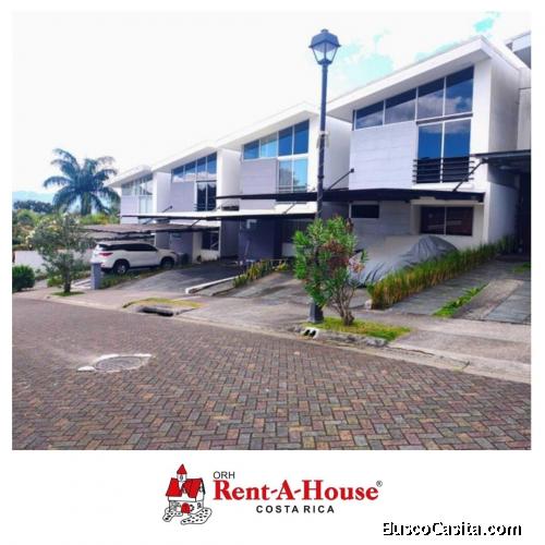 Casa en Condominio en Montes de Oca con Piscina y Amenidades – Cerca de Universidades