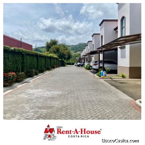 Casa en venta en condominio en Santa Ana – 3 habitaciones, excelente ubicación