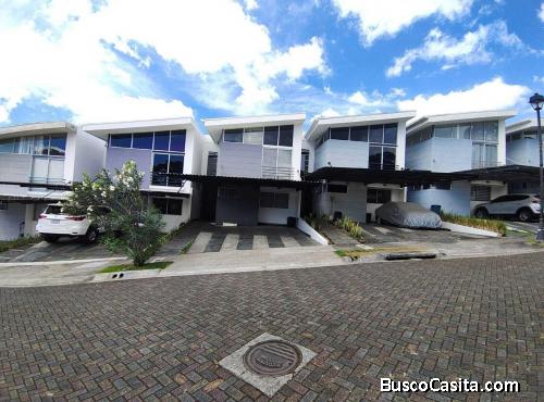 Venta de Practica Casa en San Rafael de Montes de Oca  Mls. 26-1289 OFC JB