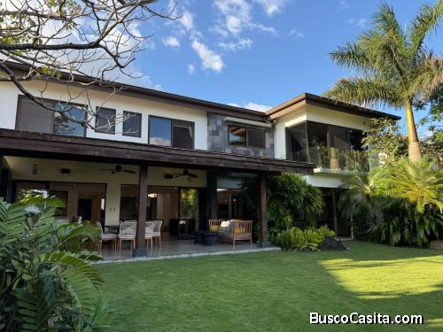 Venta de Espectacular Casa en Alajuela  Mls. 25-1198 OFC JB