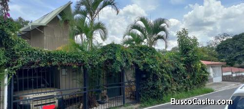 Venta de Cómoda Casa en Escazú  Mls. 26-1318 OFC JB