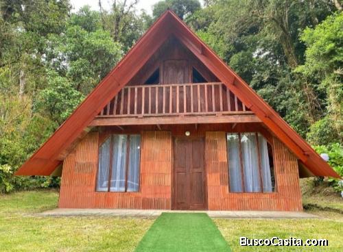 BELLÍSIMA PROPIEDAD Y CABAÑA EN MIRAMAR, PUNTARENAS. 