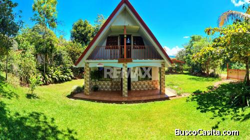 CASA DE 2 PLANTAS CON LOTE DE 879 M² EN VENTA EN LAS MERCEDES DE CAJÓN