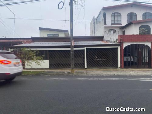 Venta de Casa + APTO en Cubujuquí-Heredia. RAH 26-738