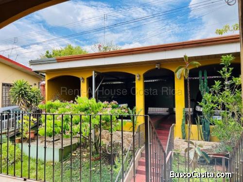 Venta de Casa + APTO en San Isidro de Heredia. RAH 26-2204