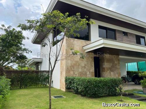 Venta de Maravillosa Casa en Alajuela  Mls. 26-1879 OFC JB