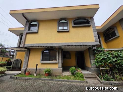 Venta de Casa Adosada en Ulloa-Heredia. RAH 27-505