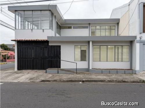 VENTA DE CASA CON USO DE SUELO MIXTO, HEREDIA CENTRO - 10465592