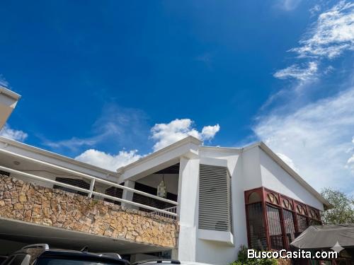 CASA EN VENTA EN BELLO HORIZONTE, ESCAZÚ | USO DE SUELO MIXTO | $500.000