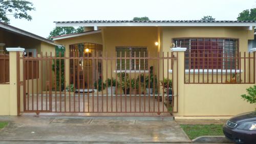 Casa AMOBLADA