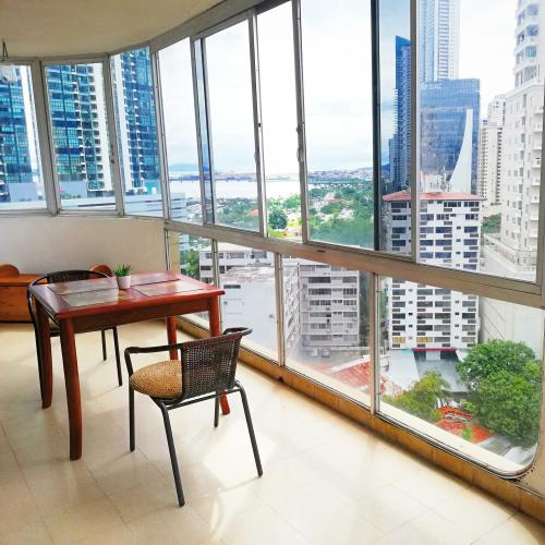  Apartamento de 148m² con amplio balcón, Cerca del Parque Urraca, Bella Vista